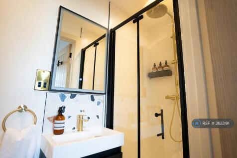 Bedroom 2 Ensuite 