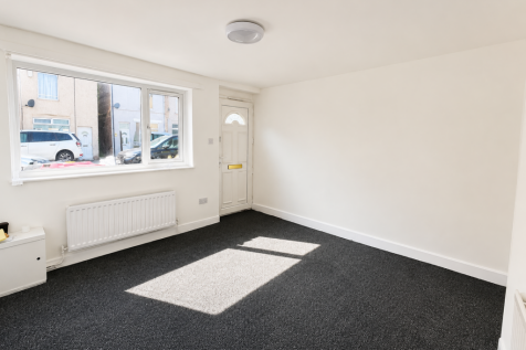91 Chesterfield Road, North Wingfield, Chesterfield, Derbyshire S42 5LF photo 3