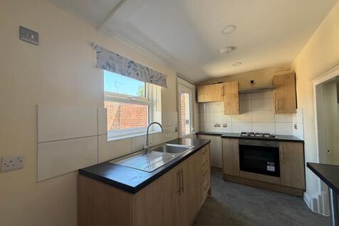 High Street, Kempston, MK42 photo 4
