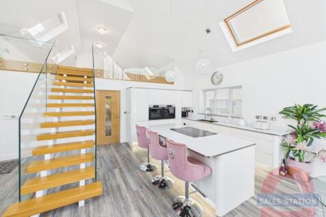 Kitchen/ Living