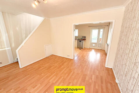 Sunningdale Luton LU2 7TF photo 3