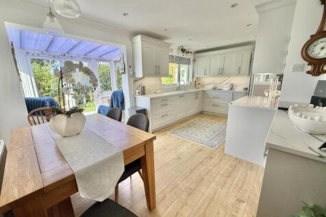Kitchen/Day Room
