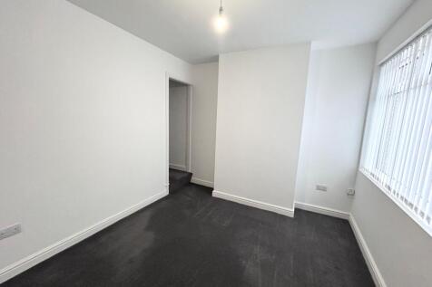 Highfield Road, Barrow-In-Furness, LA14 photo 5