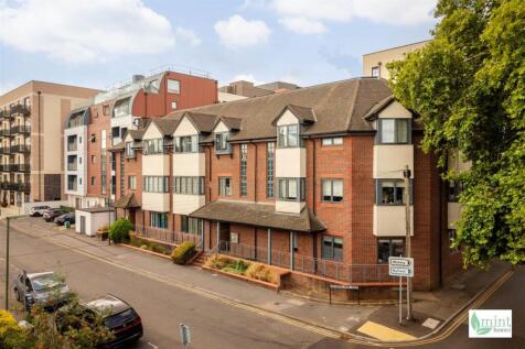 West Byfleet, KT14 - property photo
