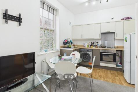 Kitchen &amp; Living area