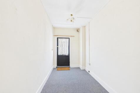 Entrance Hall/Bedroom 2