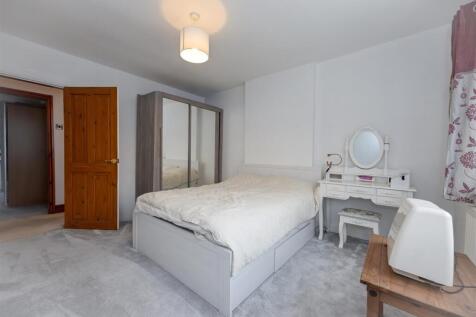 Bedroom 4 .1 SAPL6270-Enhanced-NR.jpg