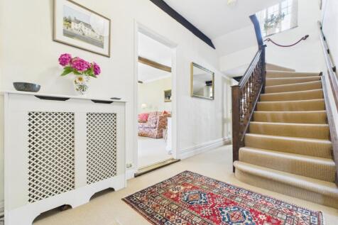 FIRST FLOOR STAIRS AND LANDING