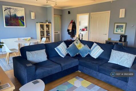 Wilmerhatch Lane, Epsom, KT18 photo 4