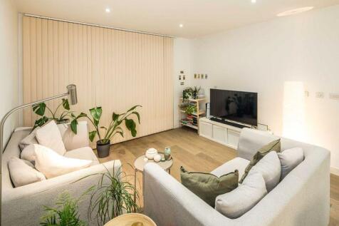 Living room 3.jpeg