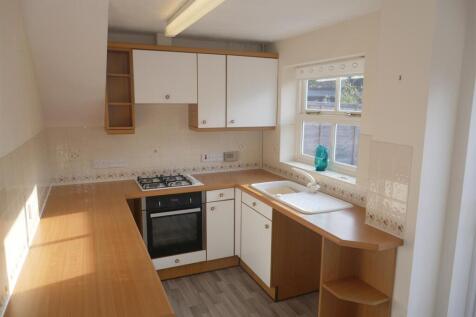 St Vincents Avenue, Kettering, Northants photo 4