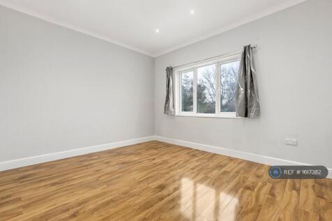 Stanwell Road, Ashford, TW15 photo 3