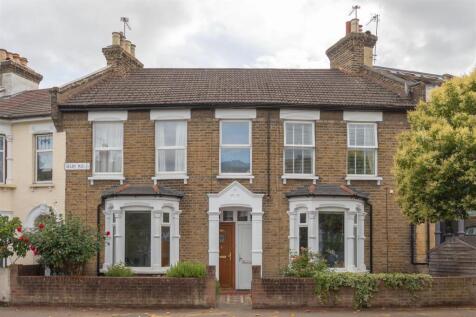 Selby Road, E11