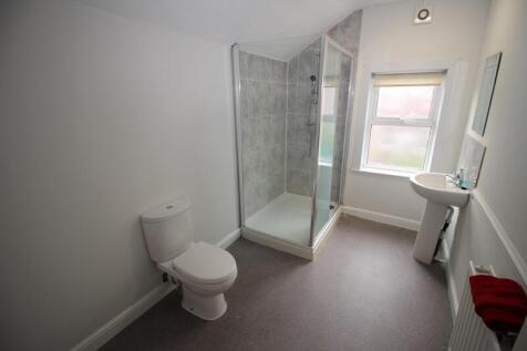 27/28 3 BED STUDENT HOUSE WHITEHALL GROVE  **ALL INCLUSIVE**  photo 5