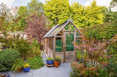 Garden Building