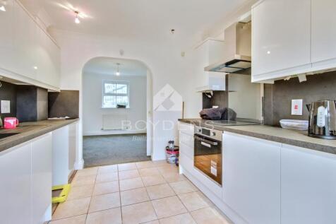 Sandmartin Crescent, Colchester,  Essex photo 4