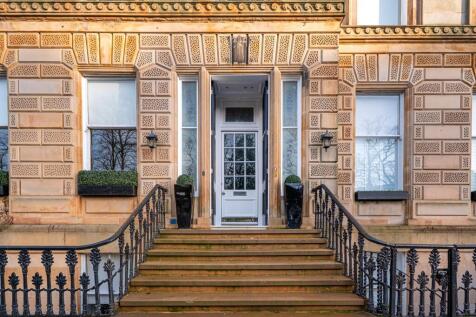 4 bed, 3 bath Apartment in Glasgow - Photo 3