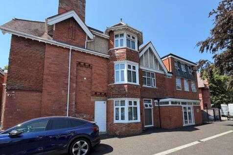 5A POOLE ROAD OUTSIDE NEW.jpg