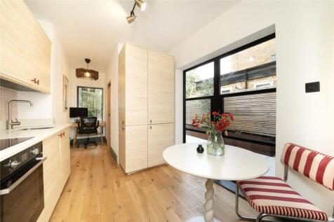 Kitchen/Dining Area