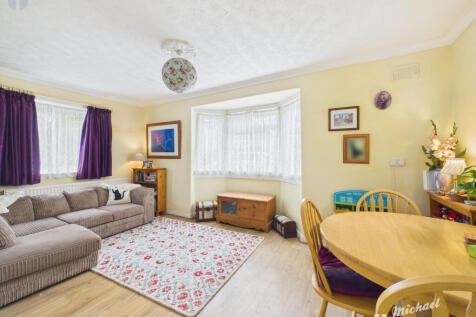 CAM03218G0-PR1054-STILL010