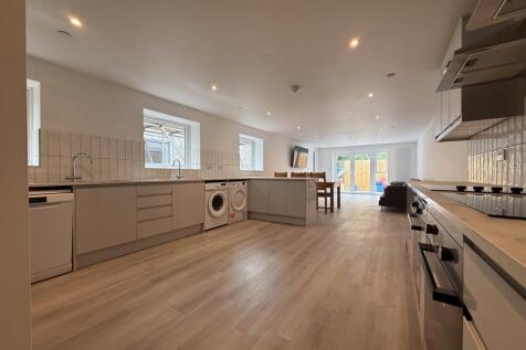 another student property from Award-winning CPS HO