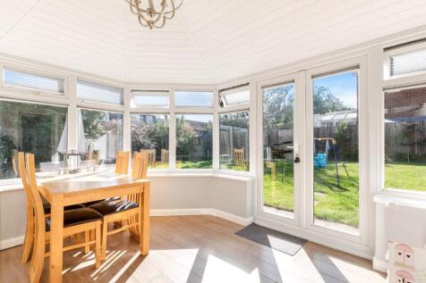 DE BURGH GARDENS (7).jpg