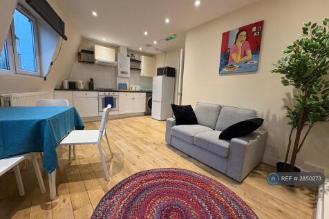 Salon/Kitchen