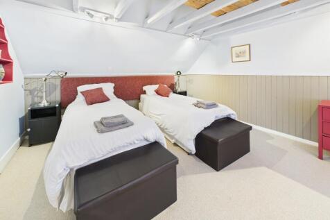 CAM03185G0-PR0084-STILL017