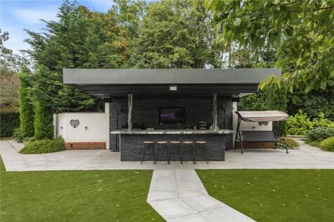 Outdoor Kitchen