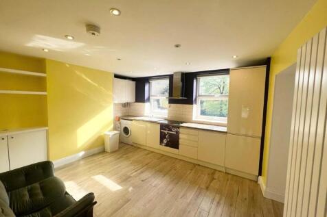 2 bed flat to rent Lewisham Way, London SE14