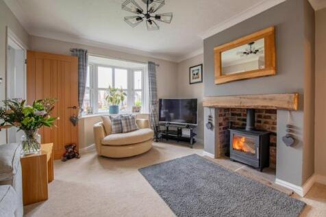 thumbnail_Kirsty's House -17.jpg