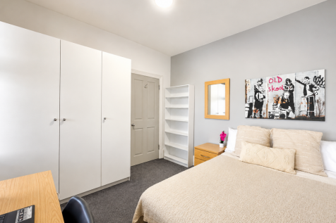 Bedroom 2.2