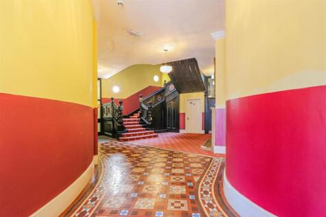 Windsor Court_-9.jpg