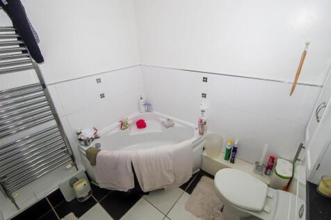 BATHROOM/W.C.