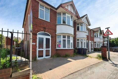 3-bed semi-detached on Old Bedford Road, Luton, Bedfordshire, LU2, £1,550/mo