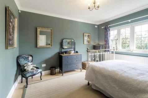 1 Knowle Hill, Hurley