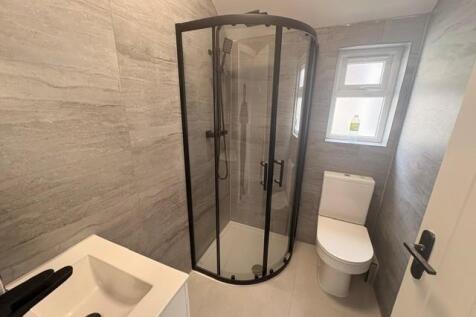 Shower Room.jpg