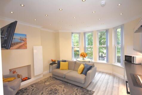 Flat 4 19 Victoria Road Penarth CF64 3EG photo 5