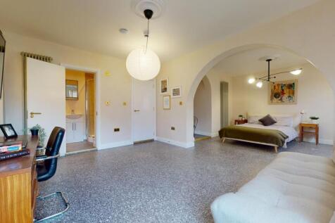 1-bed house on Broad Street, Loughborough, £997/mo