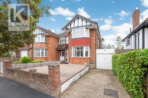Amberley Gardens, Epsom - KT19 0NQ