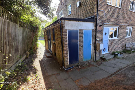 EXTERNAL STORAGE CUPBOARD
