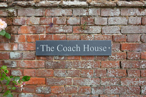 76834_The-Coach-Hous
