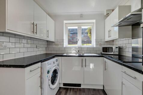 Winslow Close photo 4