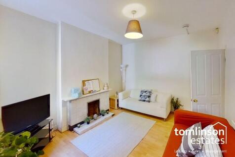 4 Bedroom semi-detached house - HMO