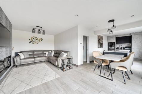 Lounge/Kitchen