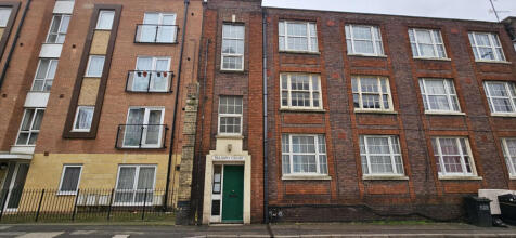 Large 2 Bedroom Flat for Rent