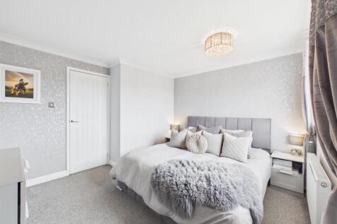 Bedroom: