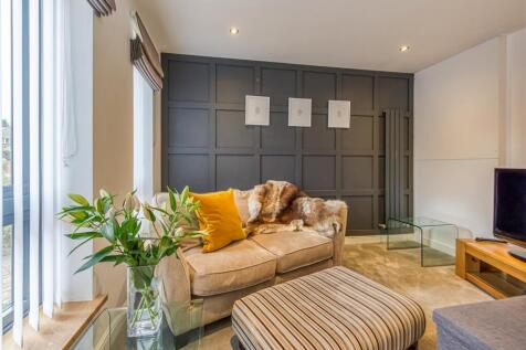 8 Banbery Drive-Sitting Room (2).jpg