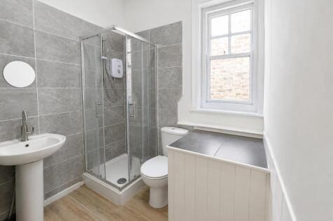Bathroom OLD -FFF 7a Duke St.jpg
