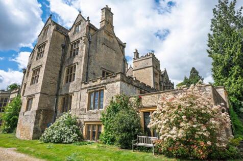 Shipton Court